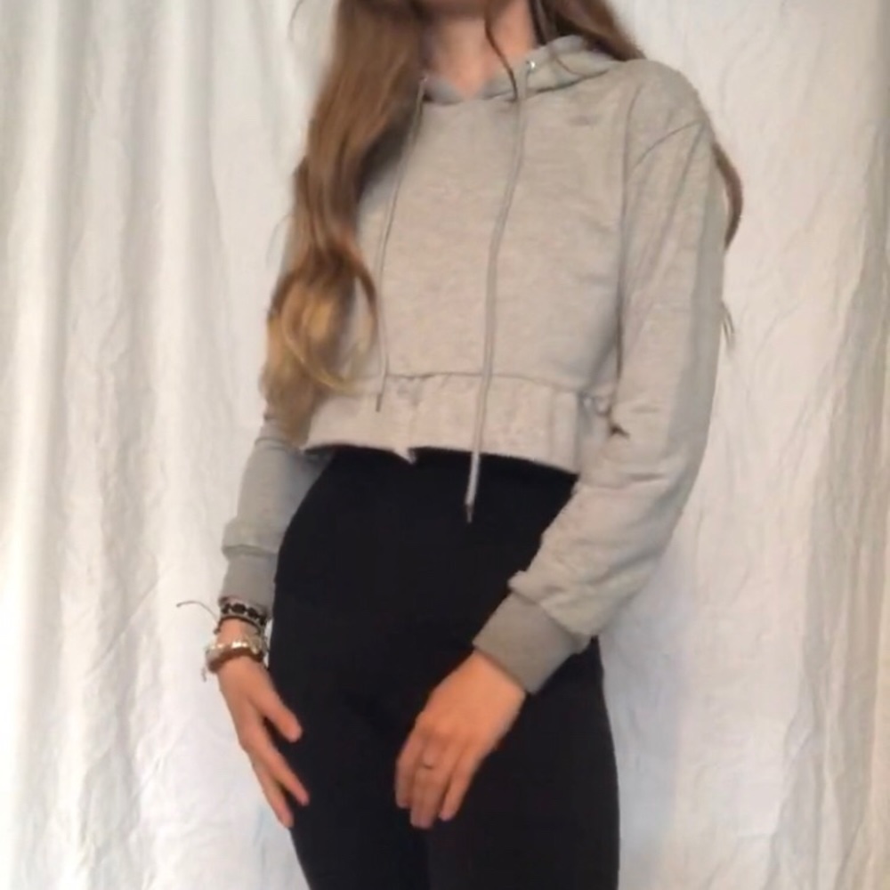Grey Cropped sweatshirt
